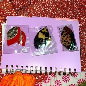 3 Fashion Earrings.​